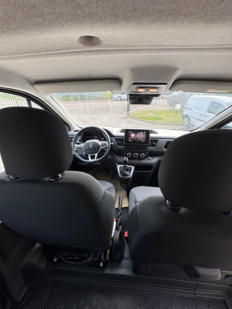 RENAULT TRAFIC